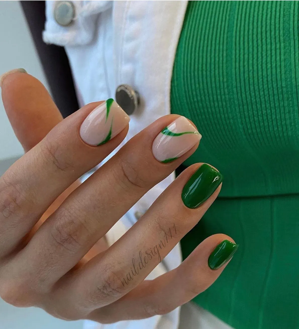 green-nails_nail.design111_19.webp