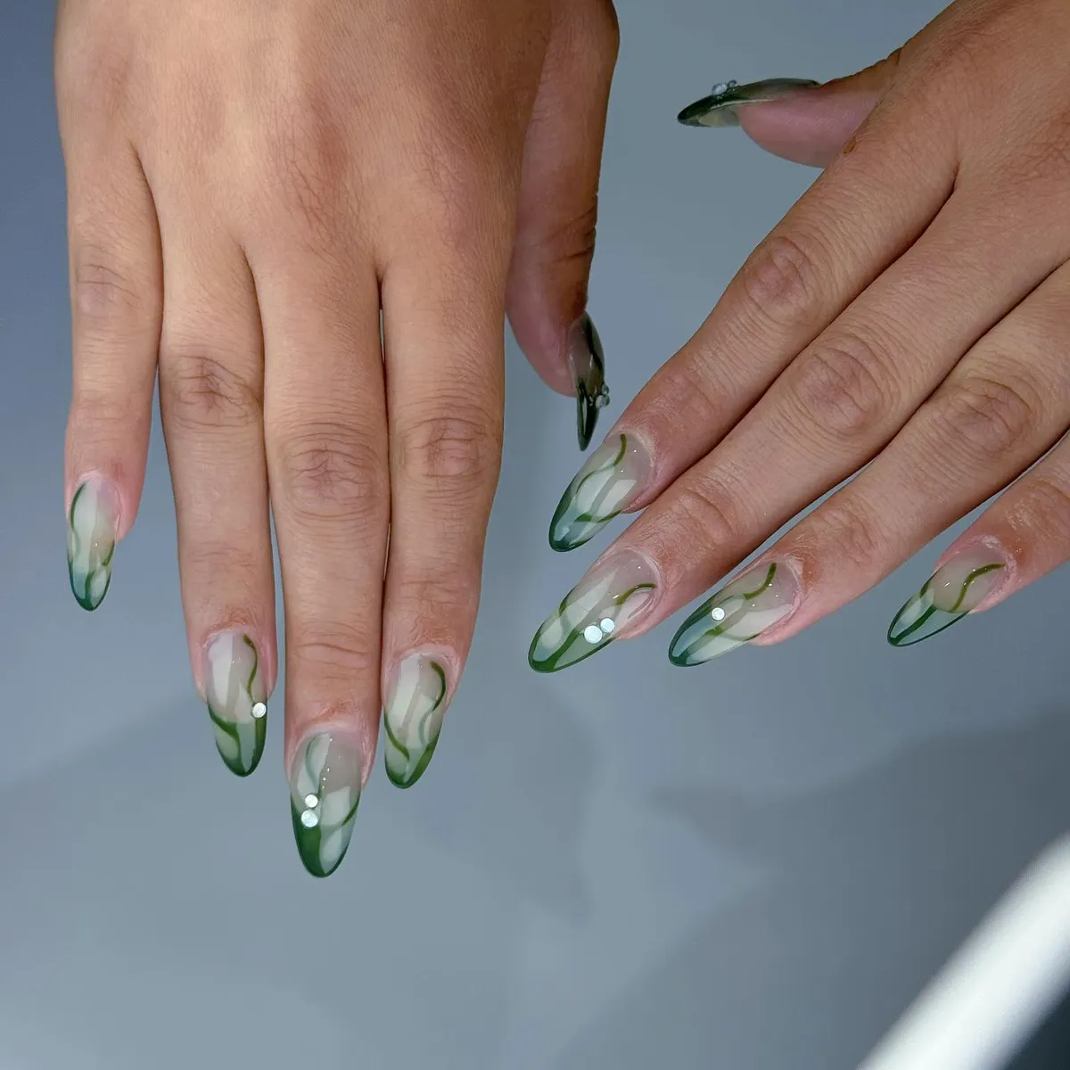 green-nails_noya_nails296_8.webp