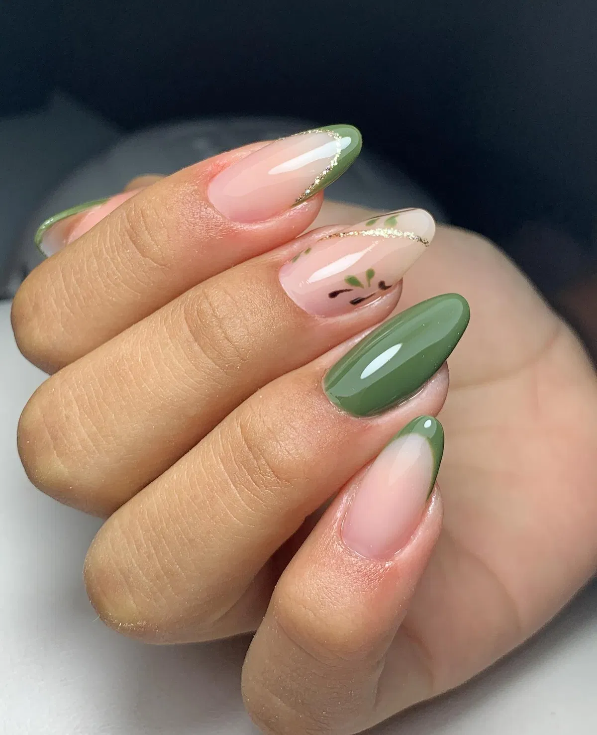 green-nails_studiobiapinto.nails_17.webp