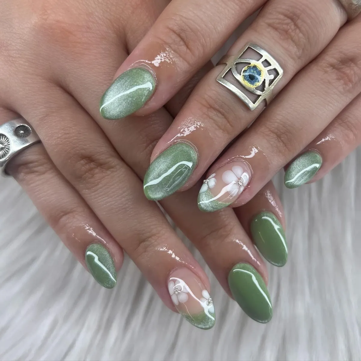 sage-green-nails_kattitude.nails_8.webp