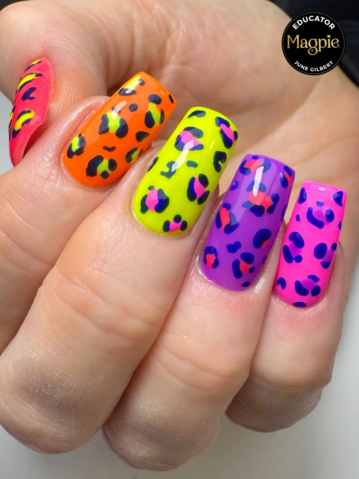 Bright-Summer-Nails_junegilbert_nailartist_13.webp