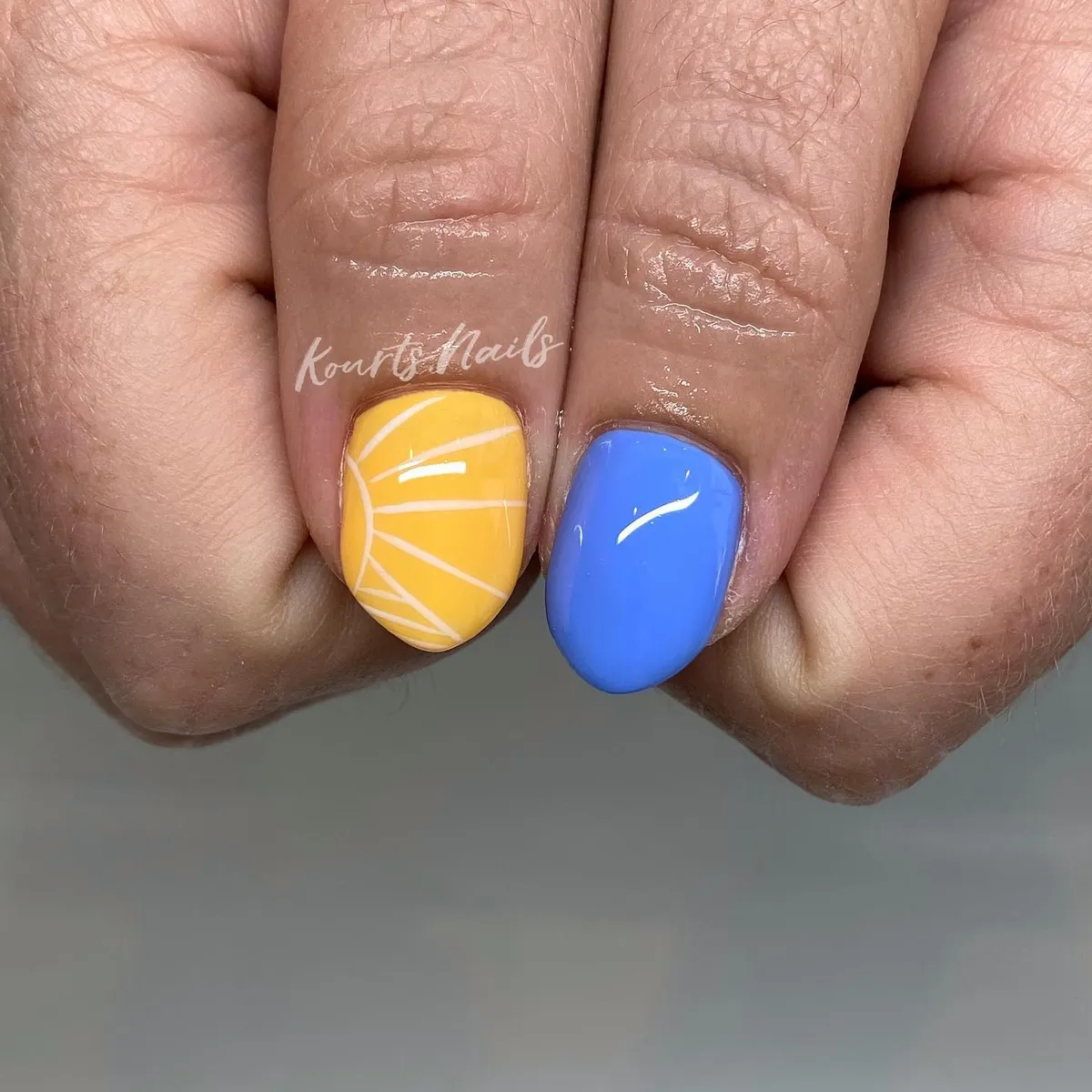Bright-Summer-Nails_kourts.nails_17.webp