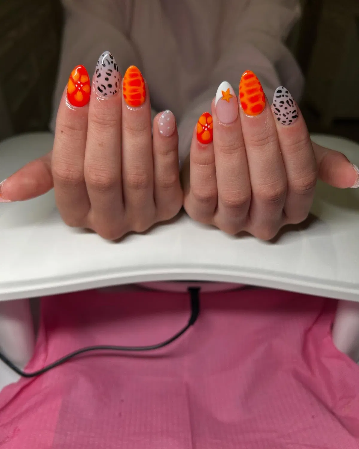 Bright-Summer-Nails_nails.by_.julianav_12.webp
