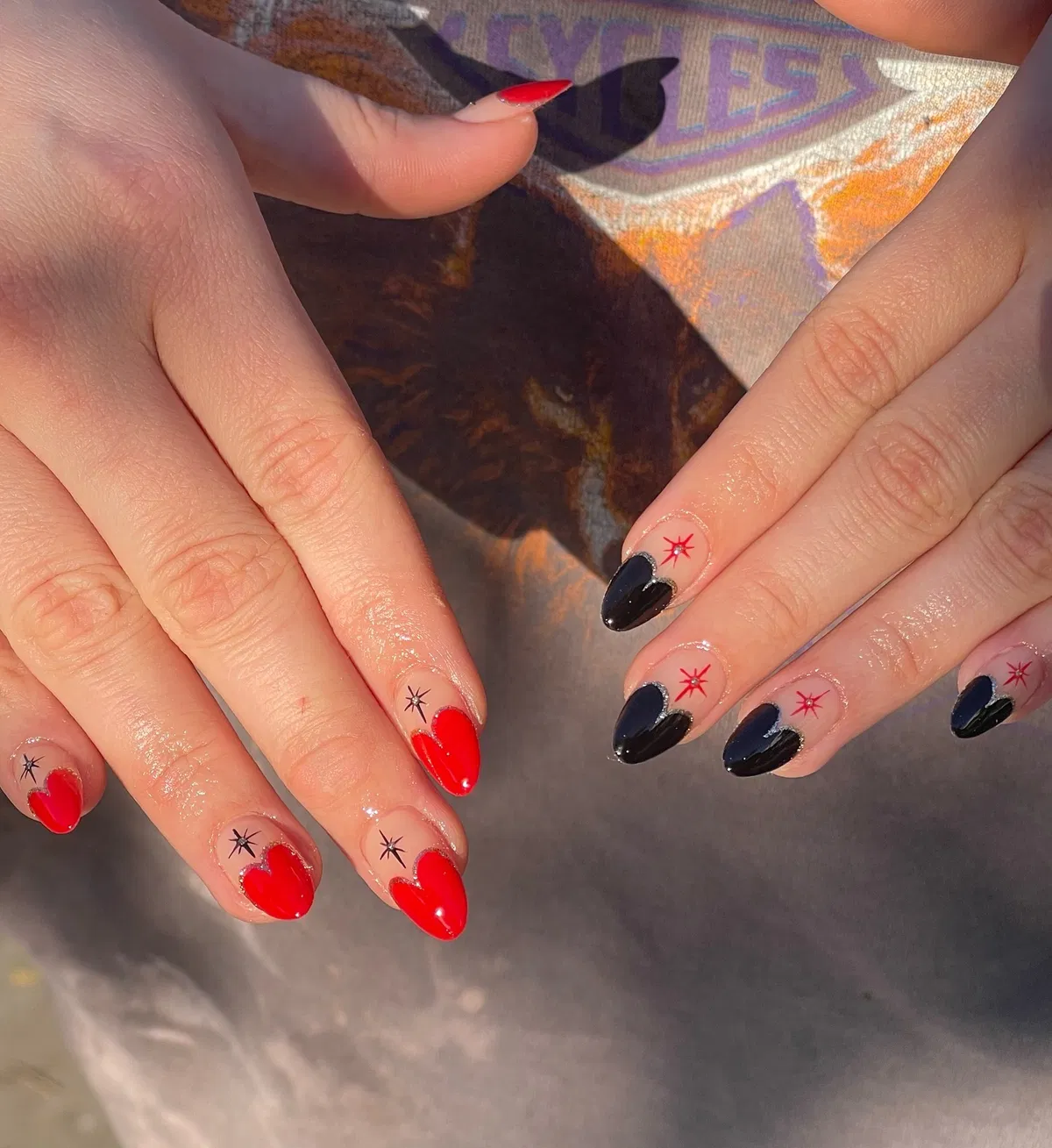 Two-tone heart tips with tiny starbursts
