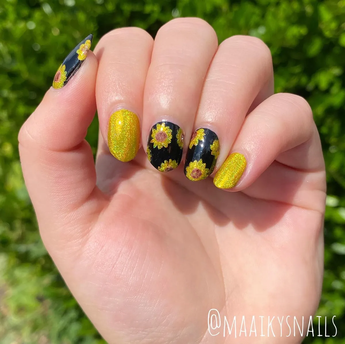 Gold glitter and black floral mix