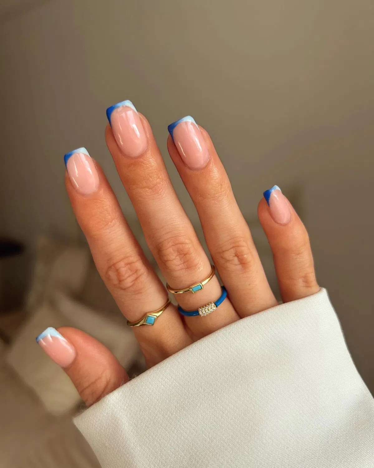 blue-summer-nails_lillypalm_17.webp