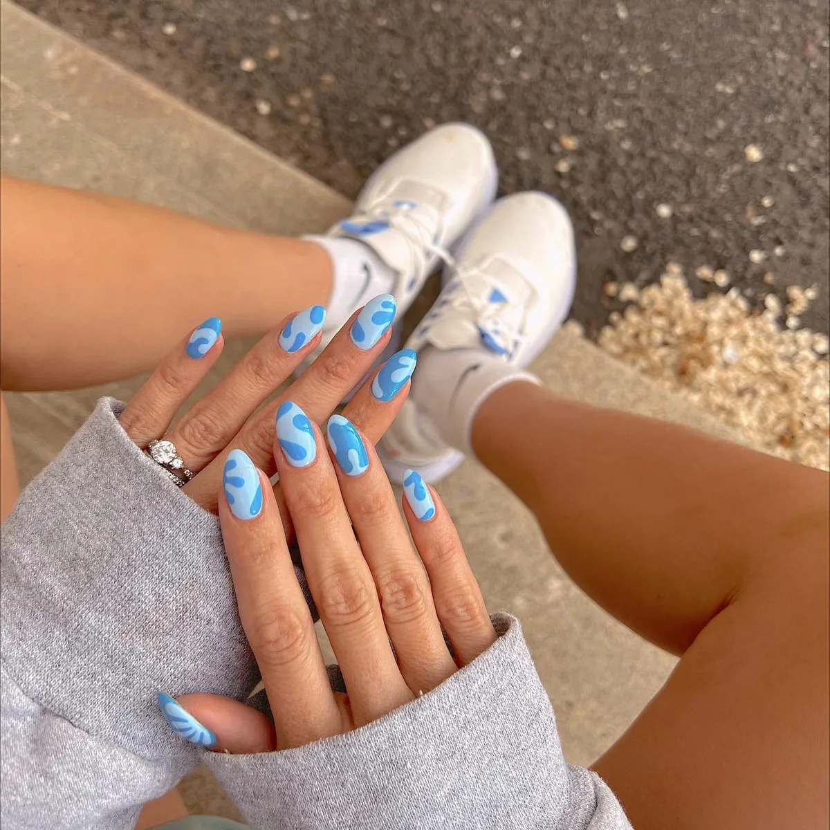 blue-summer-nails_tamaminails_5.webp