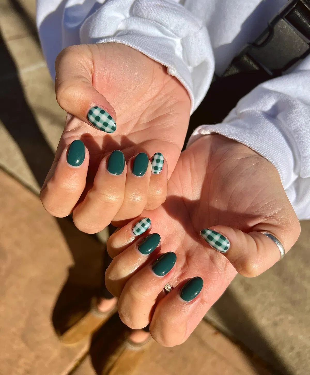 forest-green-nails_nails_by_jenna.k_4.webp