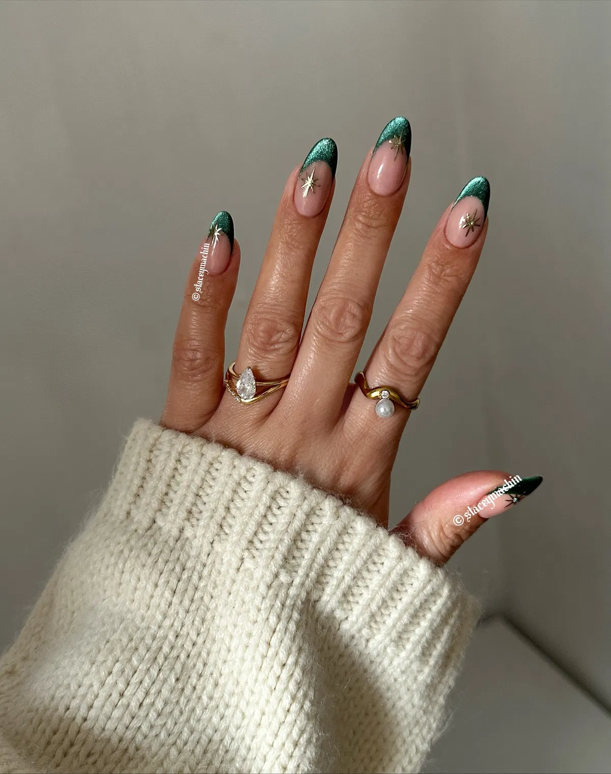 forest-green-nails_staceymachin_10.webp
