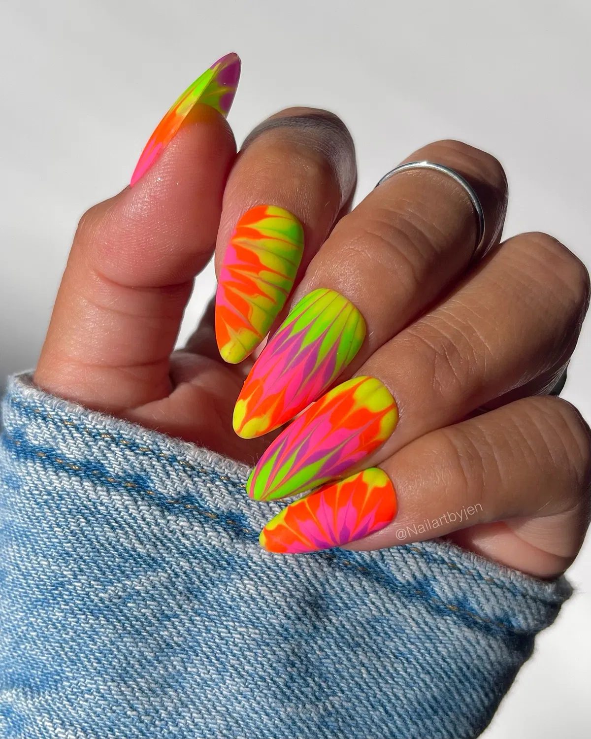 fun-summer-nails_nailartbyjen_15.webp