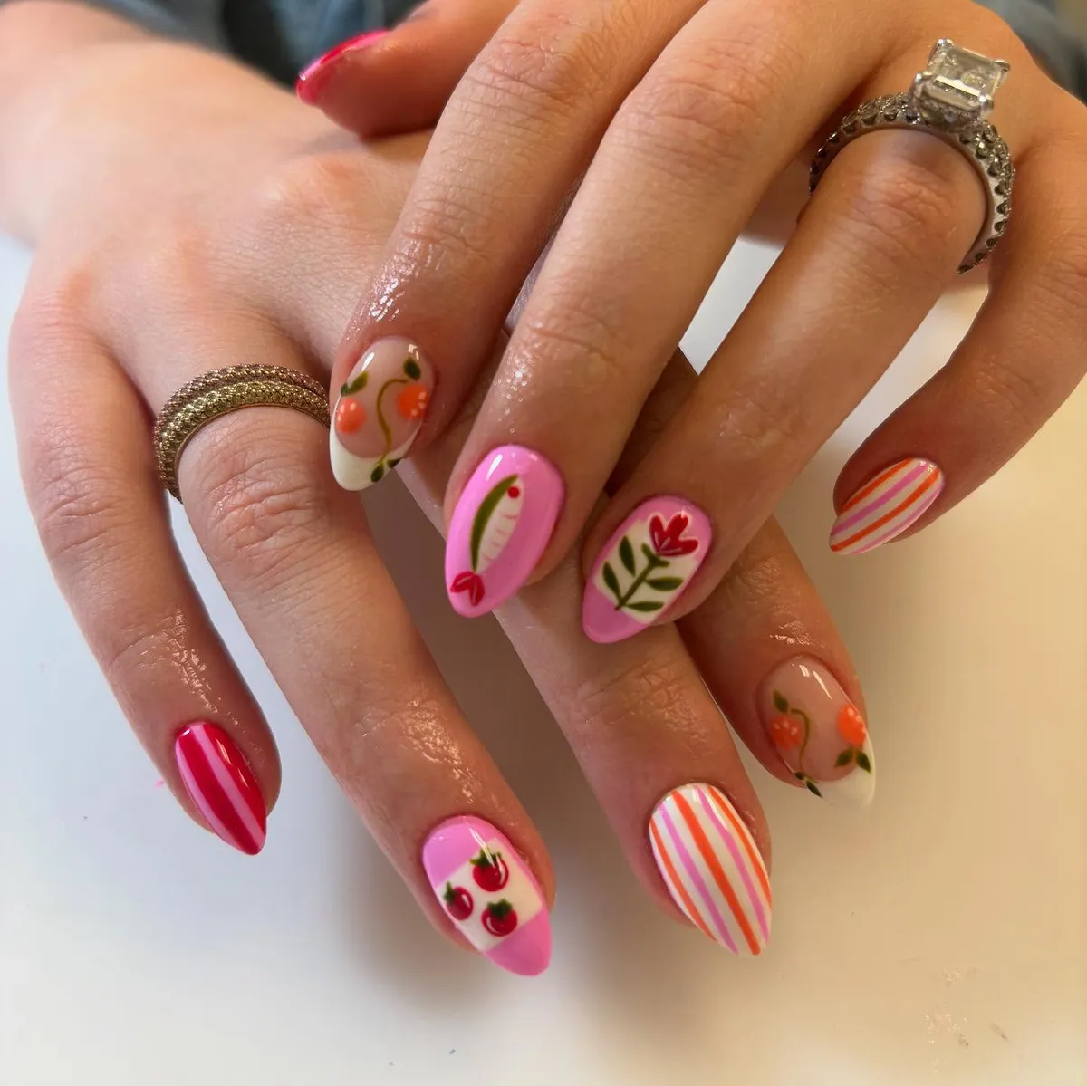 fun-summer-nails_zolasnailboutique_16.webp