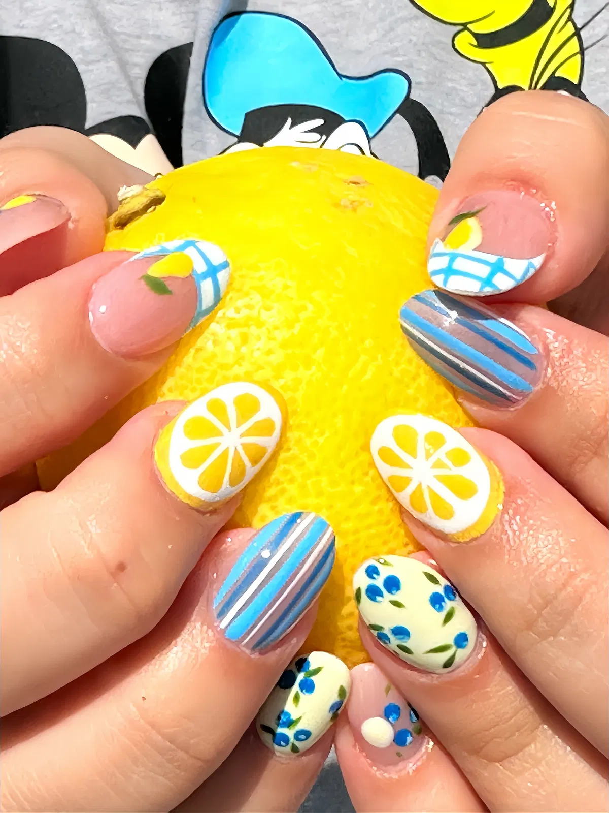 Citrus slices, stripes, and small botanical details