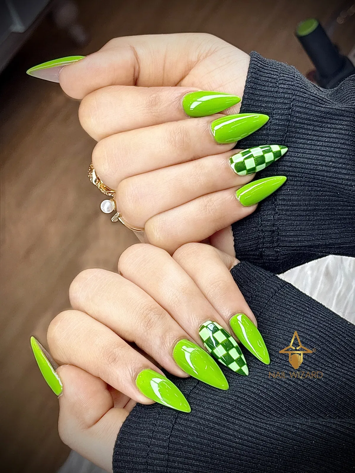 green-nails-acrylic_nail.wizard_15.webp