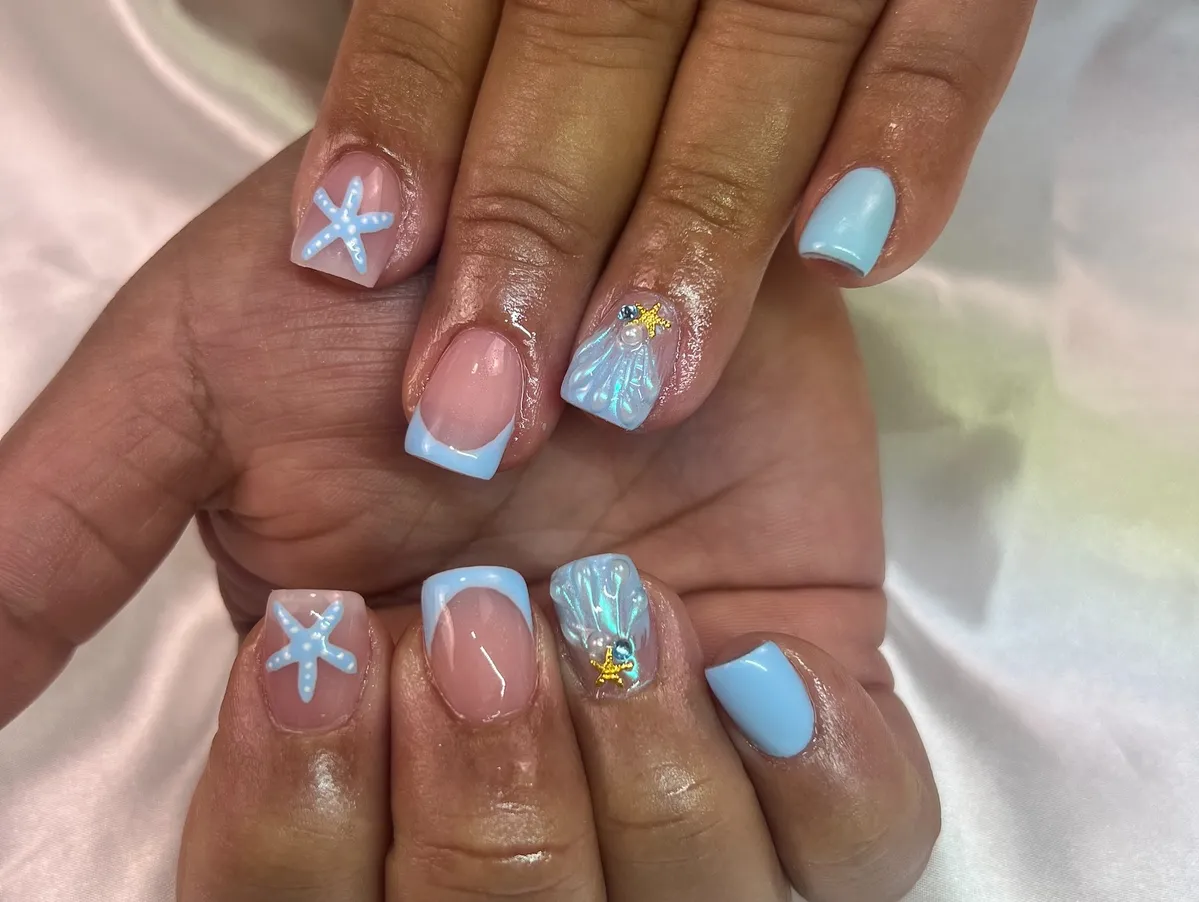 Baby-blue set with starfish and iridescent shell accents