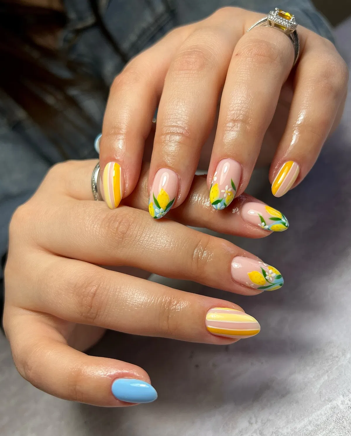 lemon-nails-designs_learnahstarbuck_nailartist_4.webp