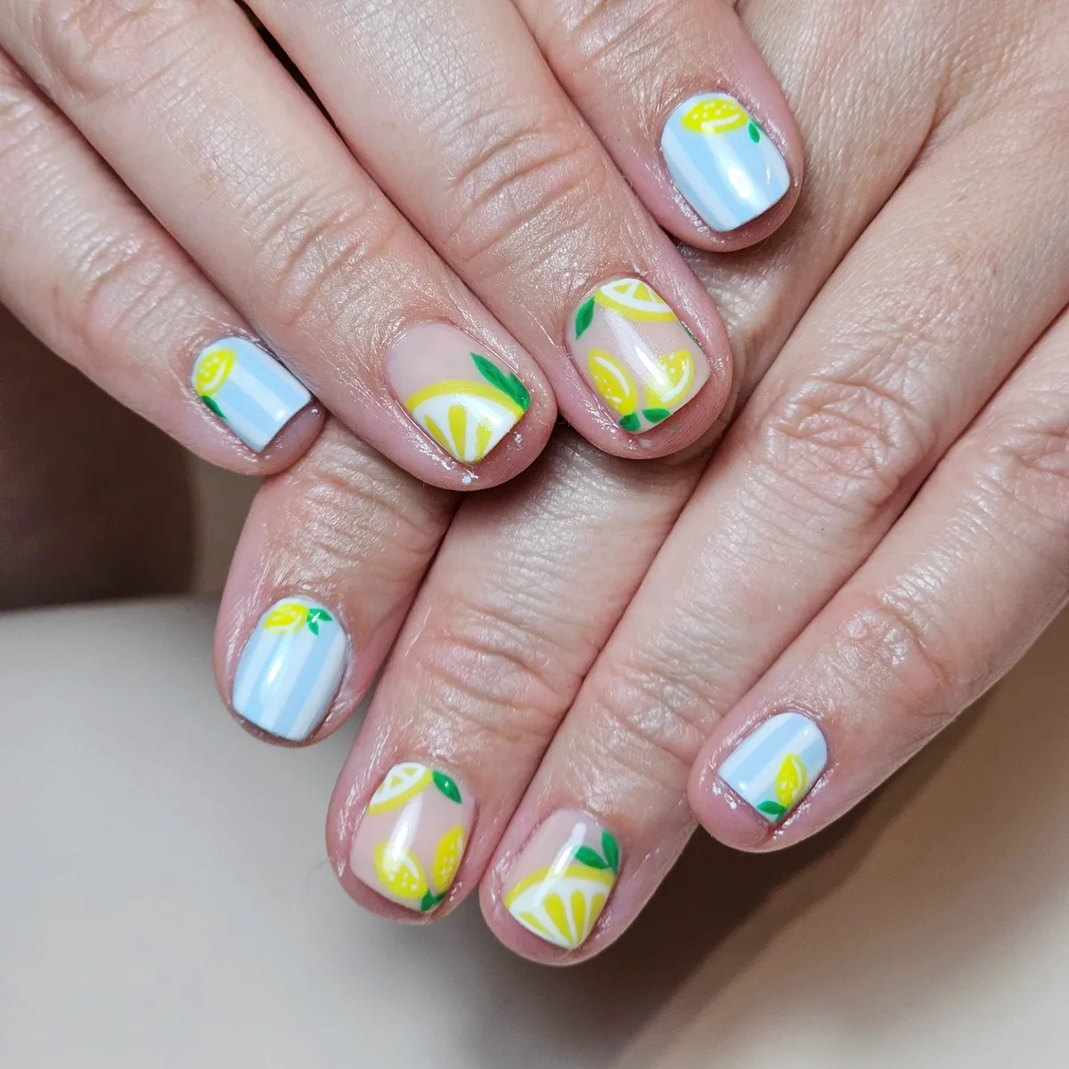 lemon-nails_beautyandbeyond_byjenna_15.webp
