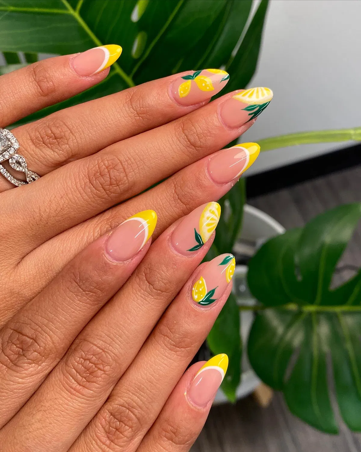 lemon-nails_nylove_nail_14.webp