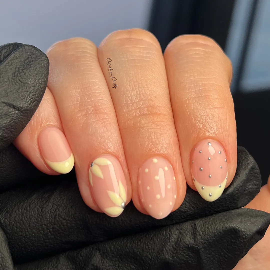 lemon-yellow-nails__polishmepretty_xo_3-1.webp