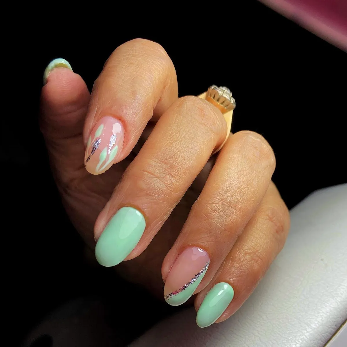 mint-green-nails__lila__nails_14.webp