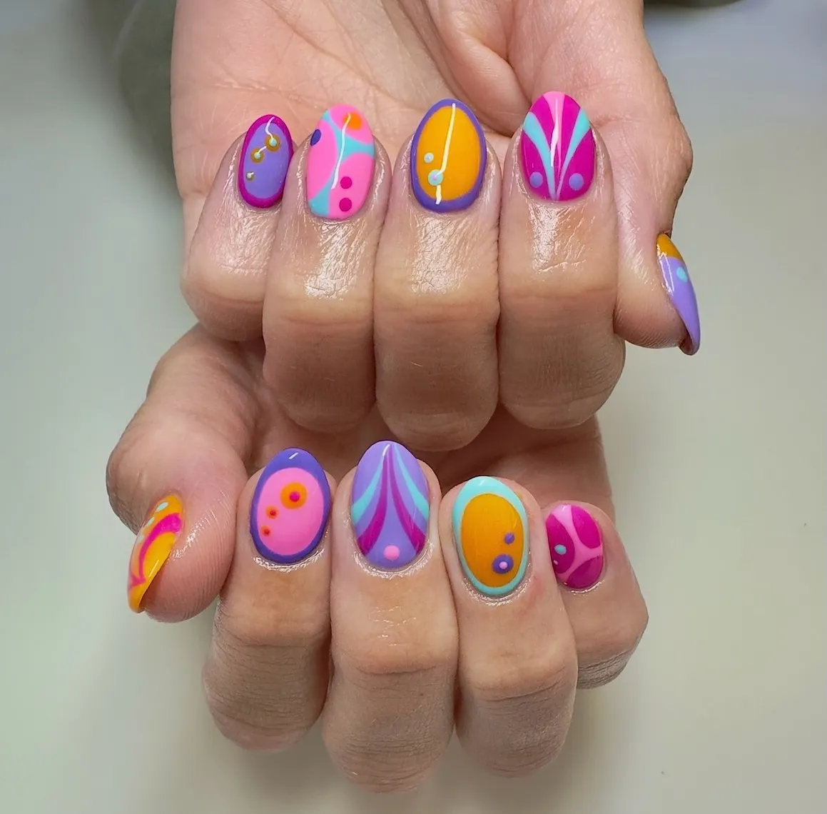 Abstract multicolor graphic short nails