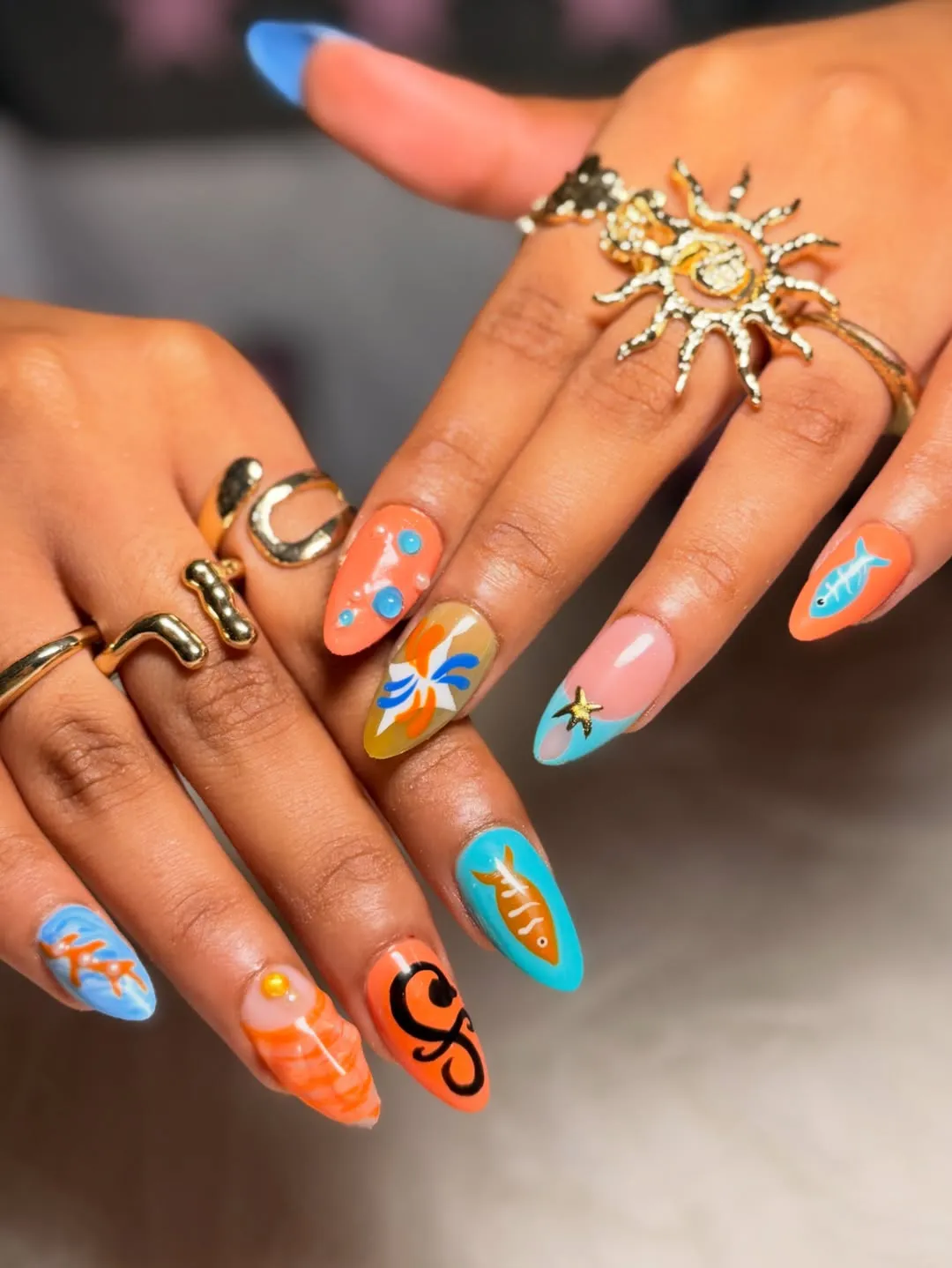 Mixed bright motifs with fishbone and star accents
