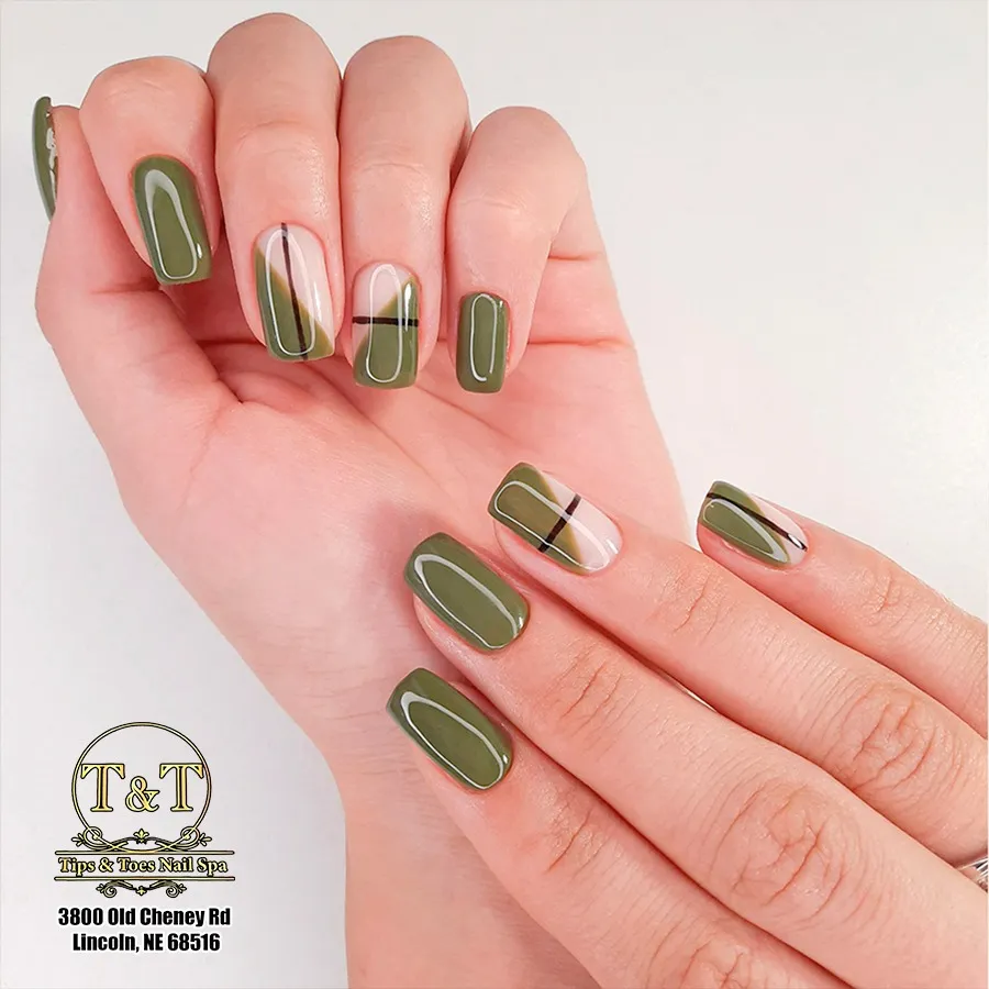 olive-green-nails_tipsandtoesnailspalincoln_6.webp