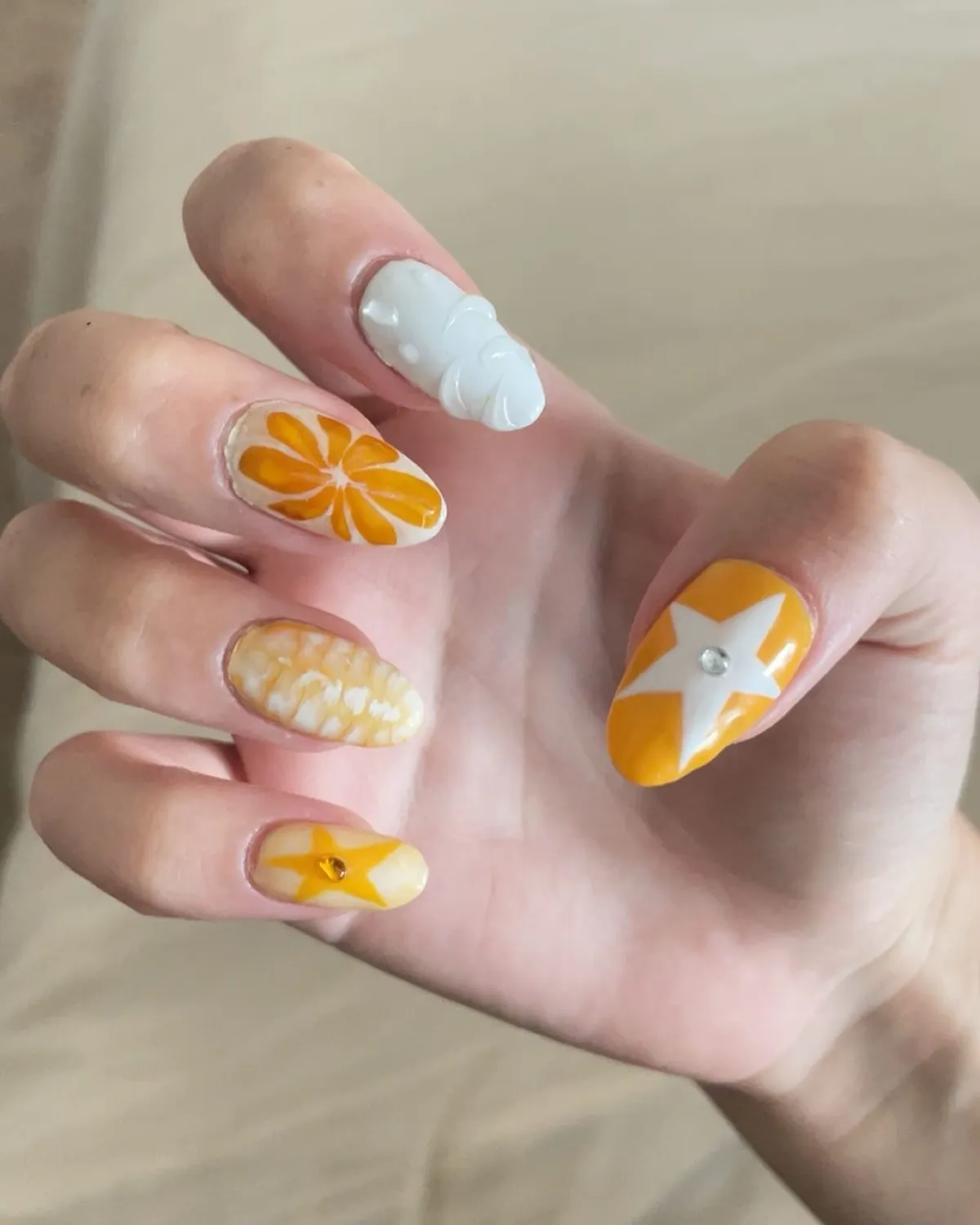 Mixed Citrus & 3D White Accents