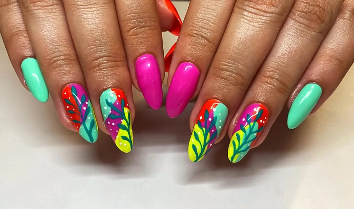 Mint and Fuchsia Set with Multicolor Leaf-Pattern Accents