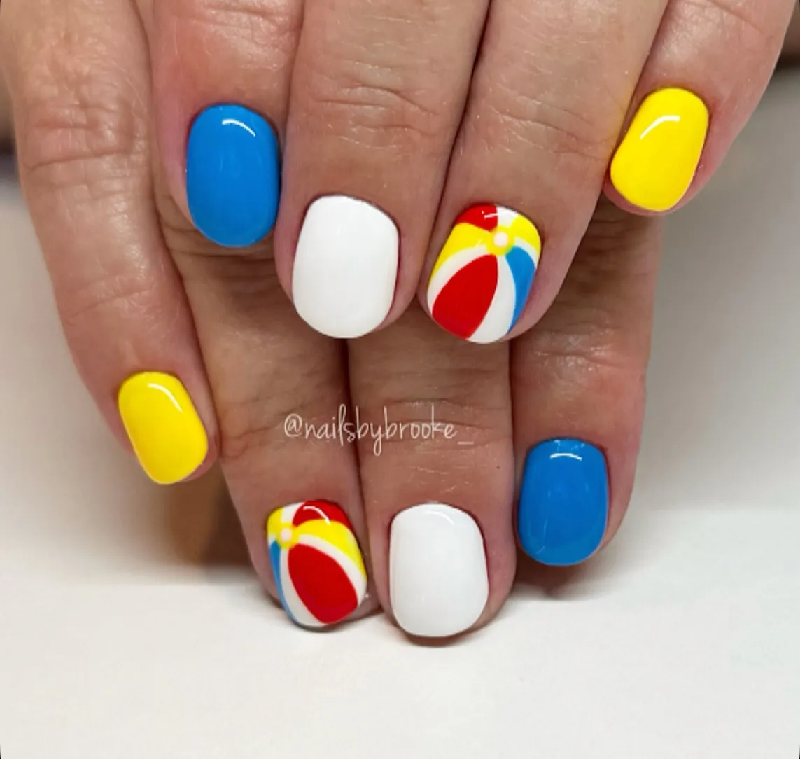 summer-nails-2026_nailsbybrooke_2.webp