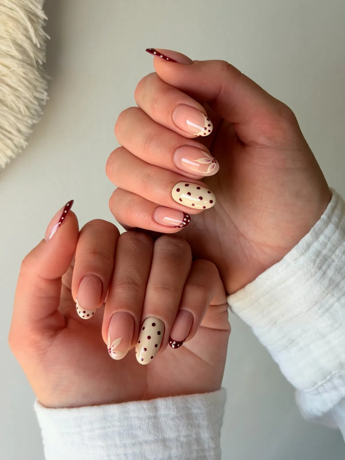 Yellow French tips with lemon accents
