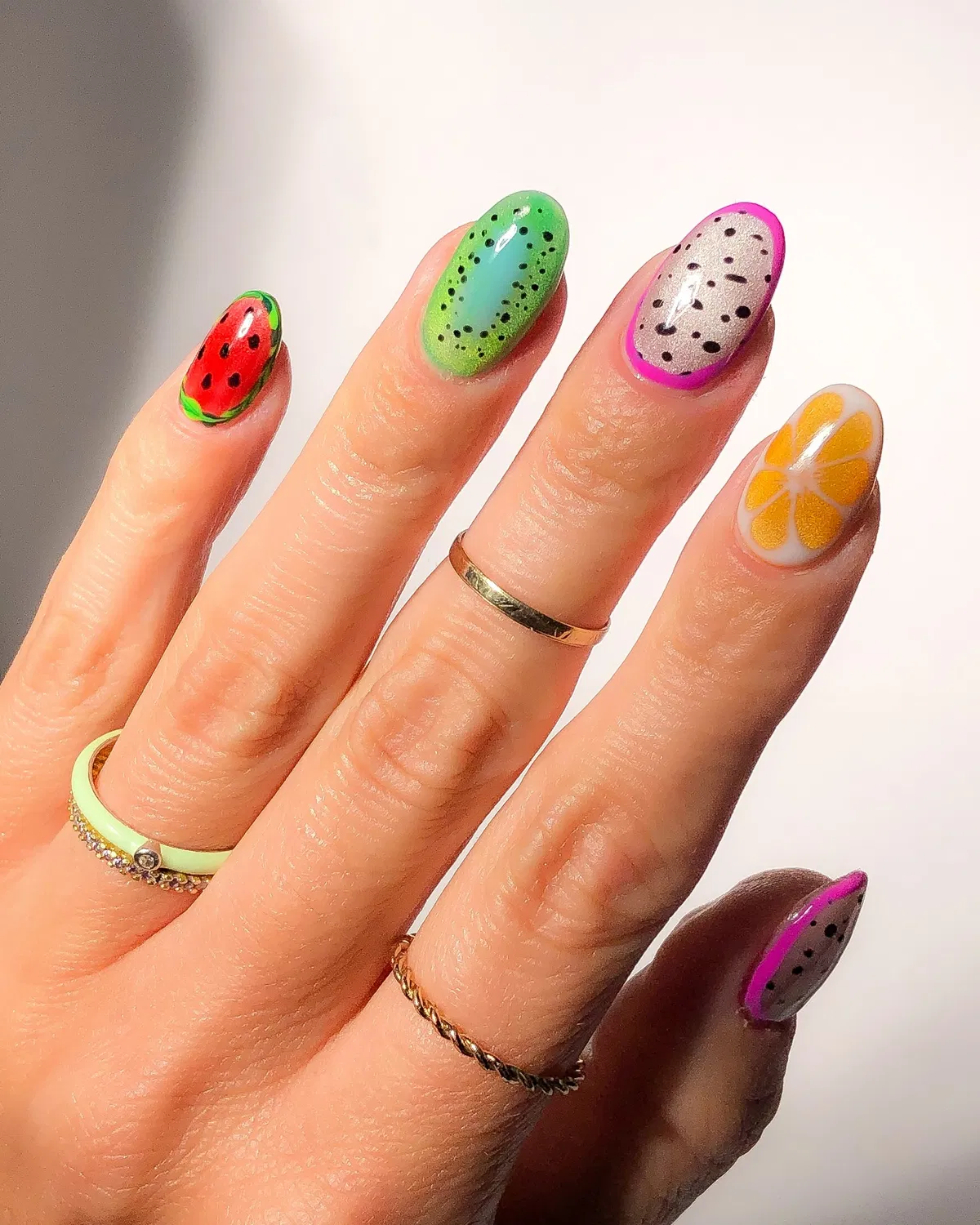summer-nails_nailsbypeach_15.webp