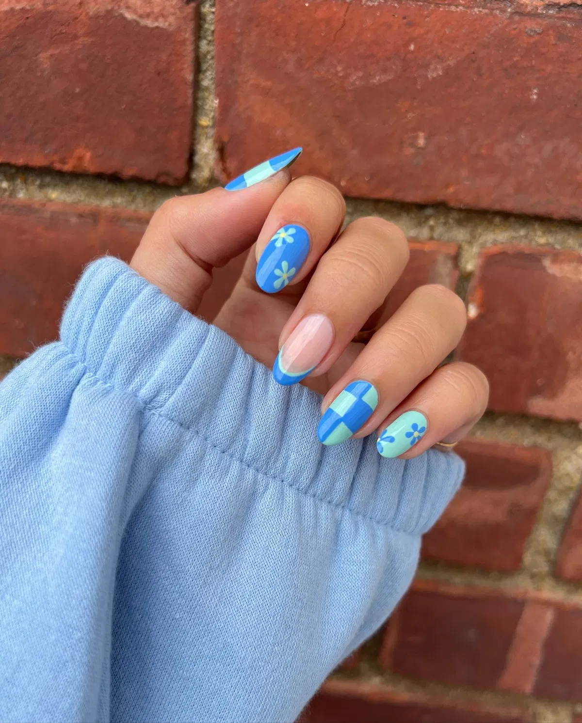 summer-nails_samrosenails_13.webp