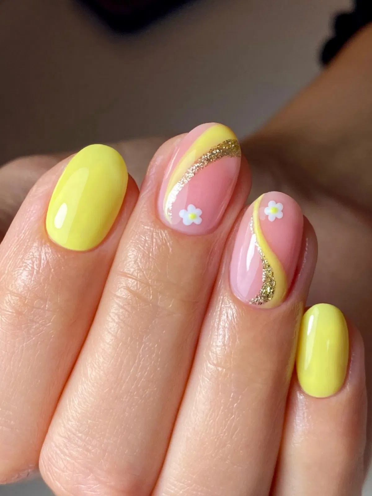 vacation-nails-summer_emilia_rose_beauty_14.webp