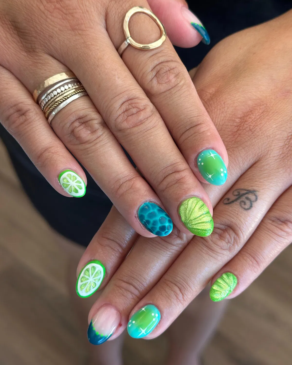 Citrus-slice motifs with teal and green accents