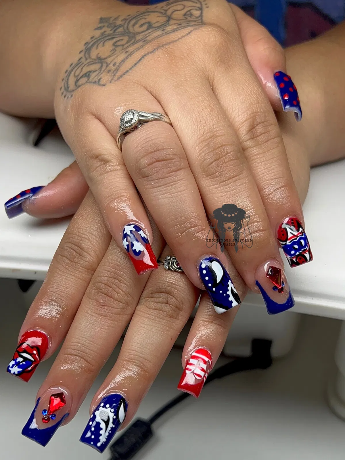 Long square set with stars, dots, and raised red gem accents