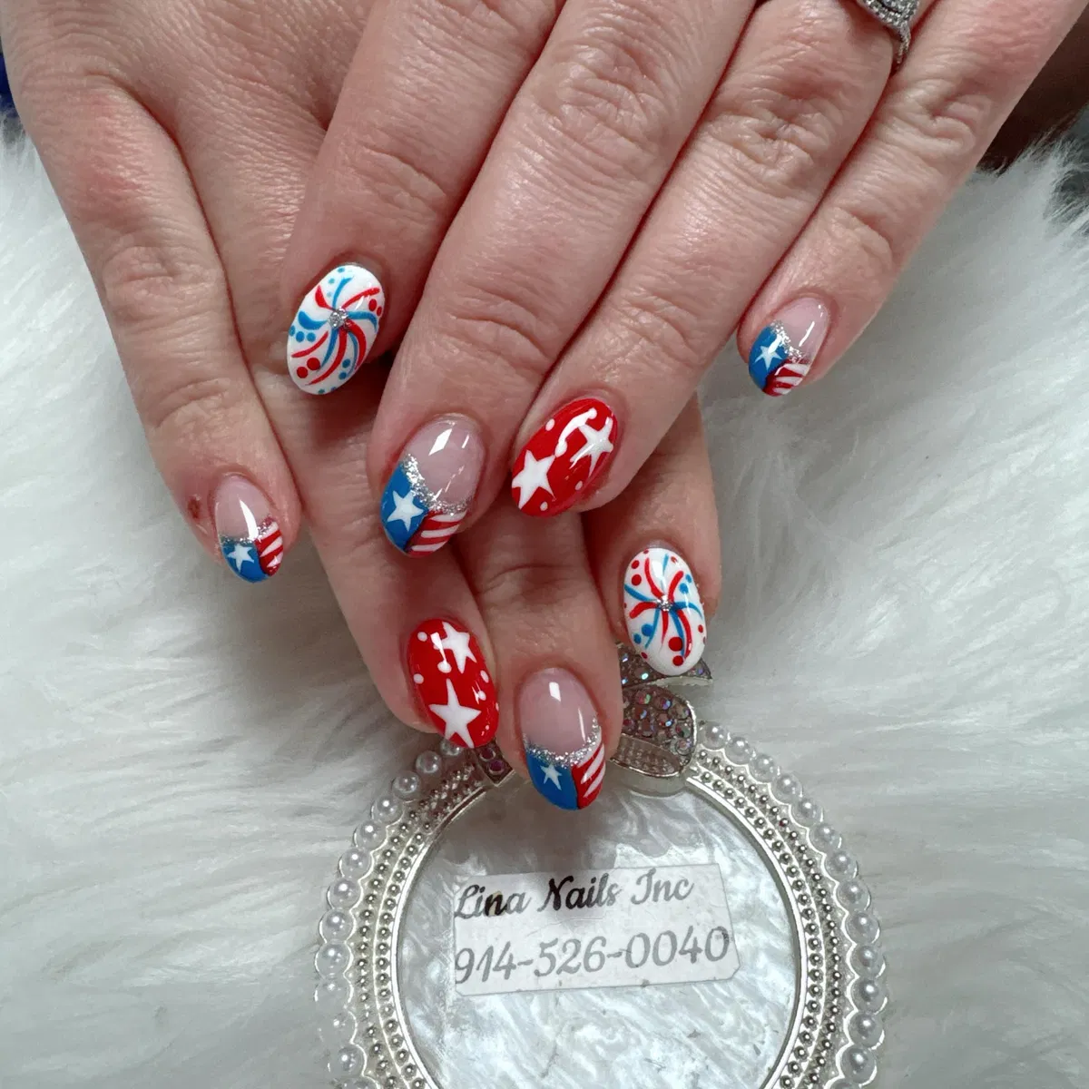 Diagonal tips with stars and firework bursts with a small stud center
