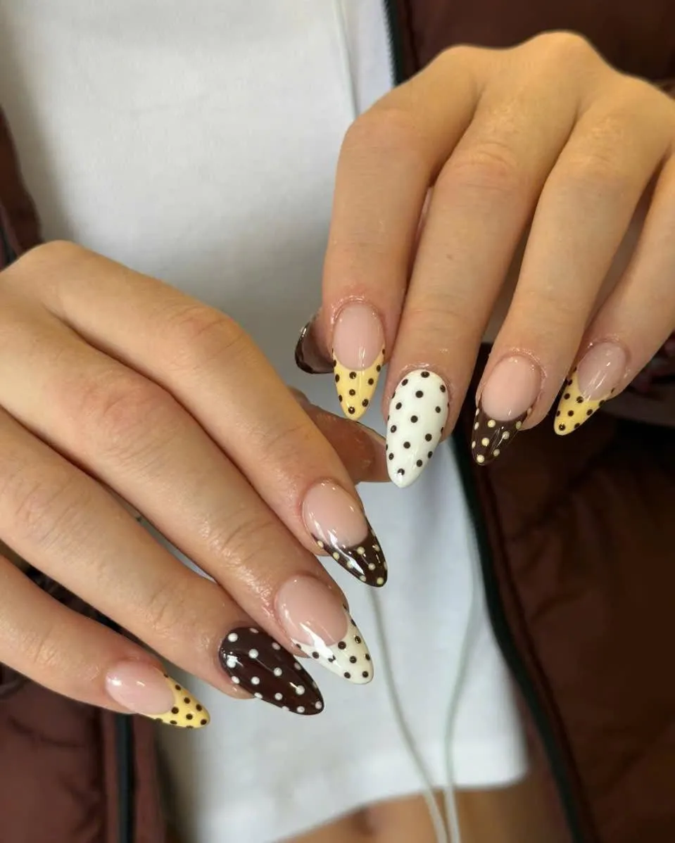 Mixed neutral tips with contrasting polka dots