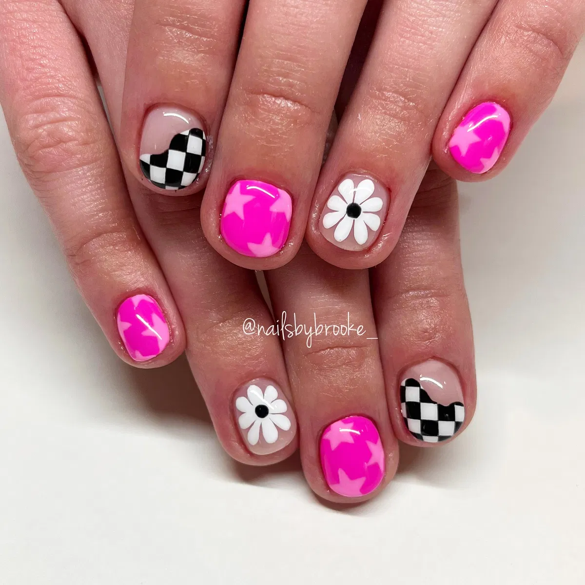 Checkered heart accents with hot pink stars