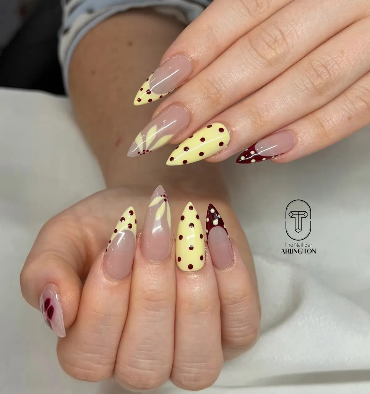 Long almond set with yellow-and-red polka dots and red dotted tips