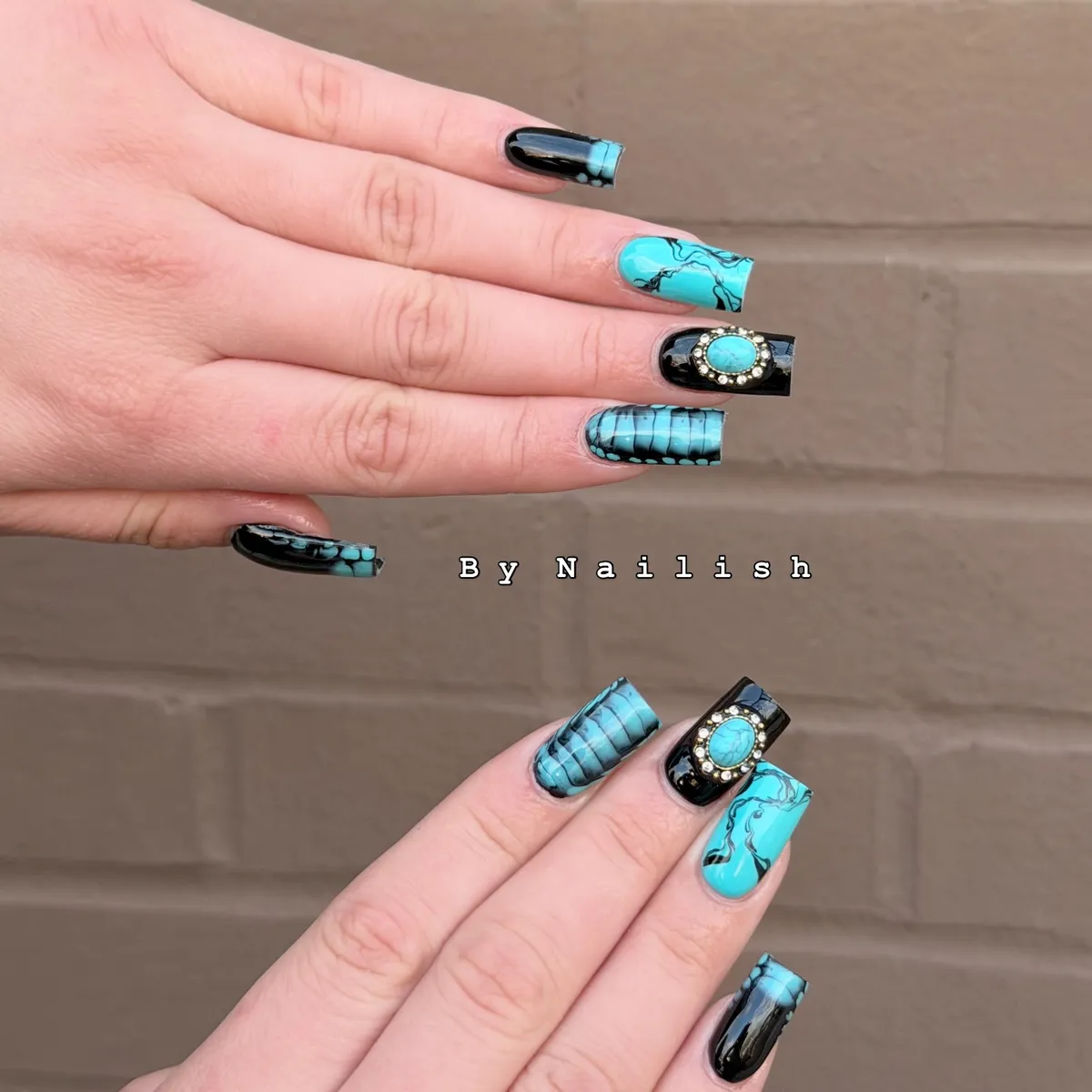 Turquoise-and-black set with marbling and oval centerpiece