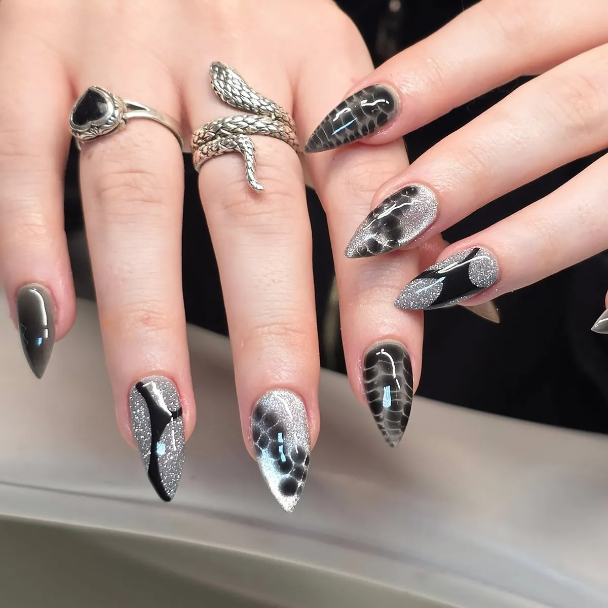 Stiletto Black–Silver Mix with Scale Pattern