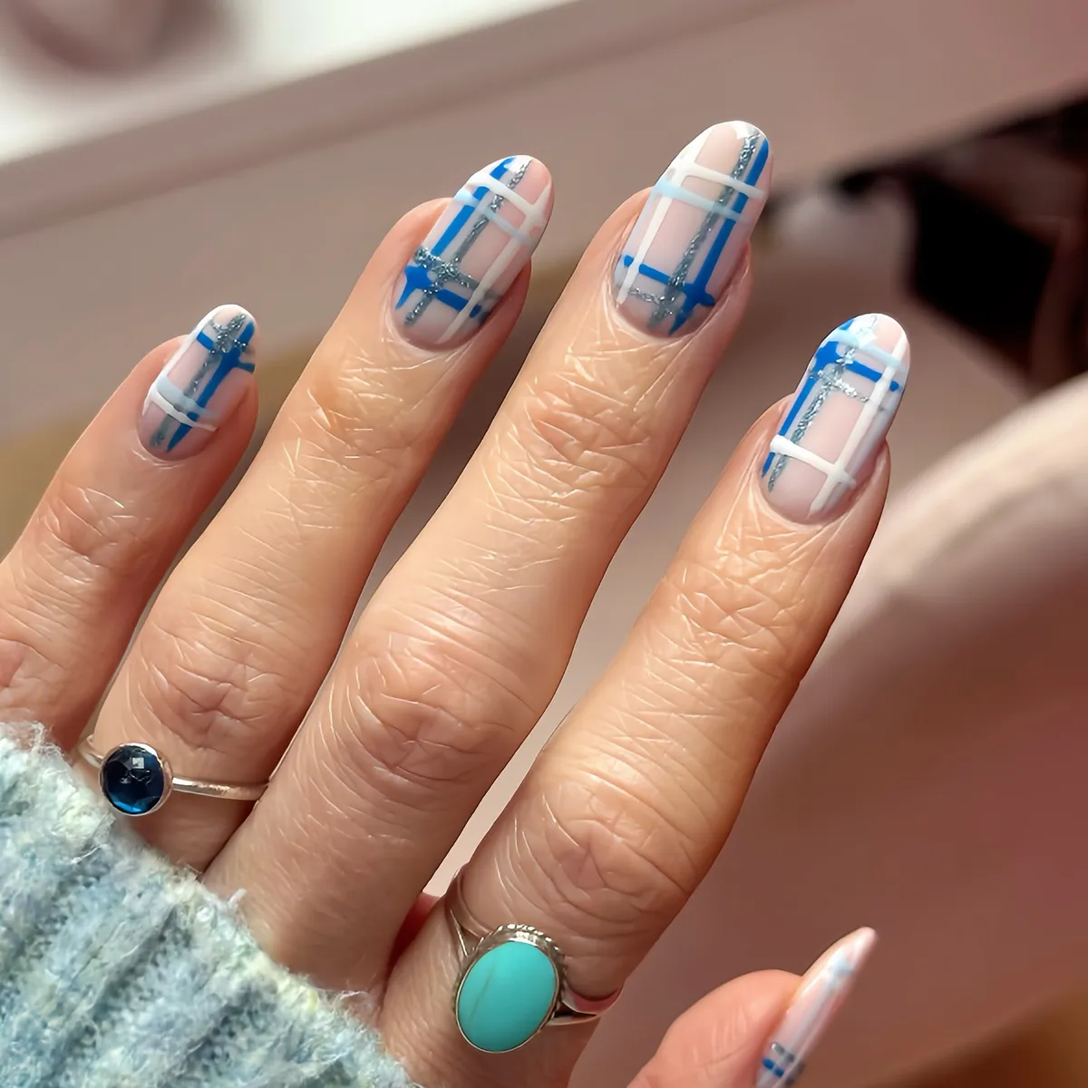 Fashion image by @whitehotnails