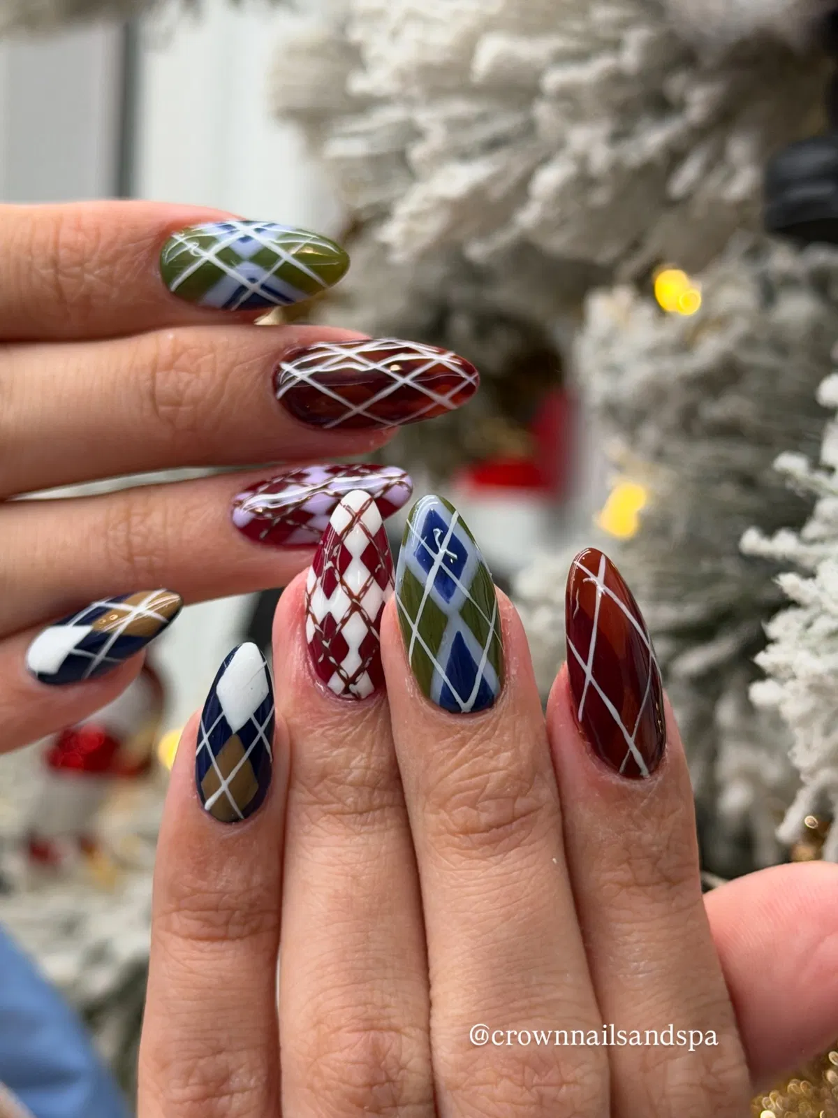 Multicolor diamond-grid with white crisscross linework