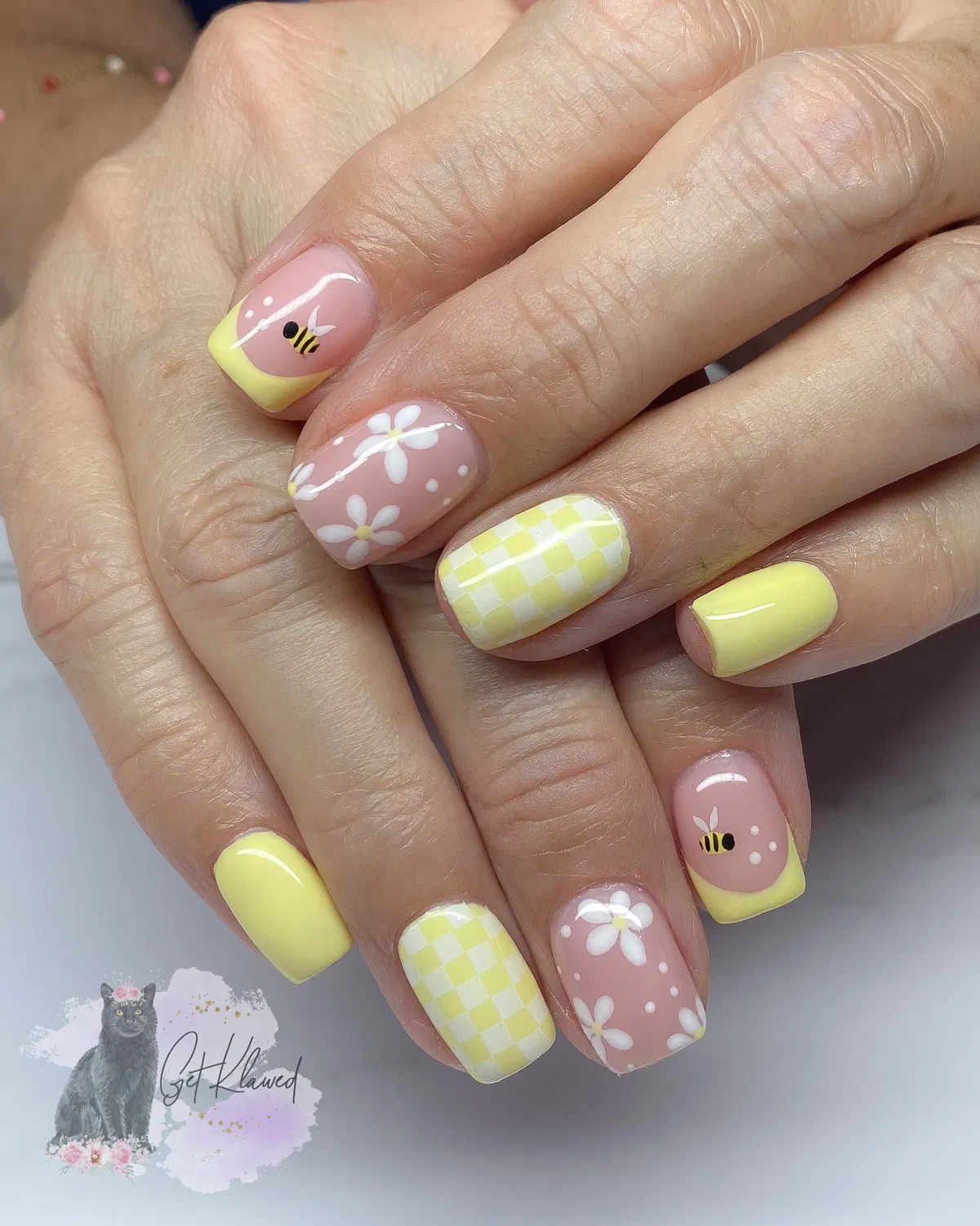 Checkerboard and daisy mix with bee accents in buttery yellow