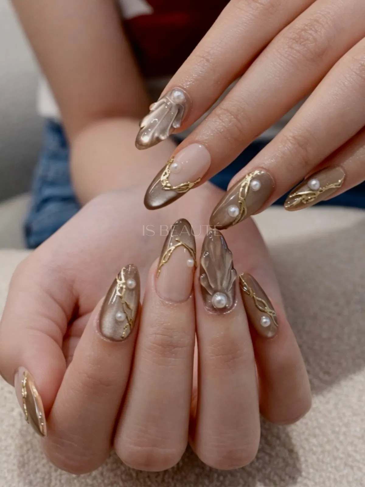 Taupe-Champagne Almonds with Gold Waves, Pearls, and a 3D Accent Nail
