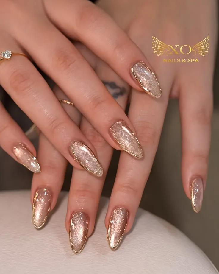 Rose-Gold Glitter Almonds with Thin Gold Edge Outlines