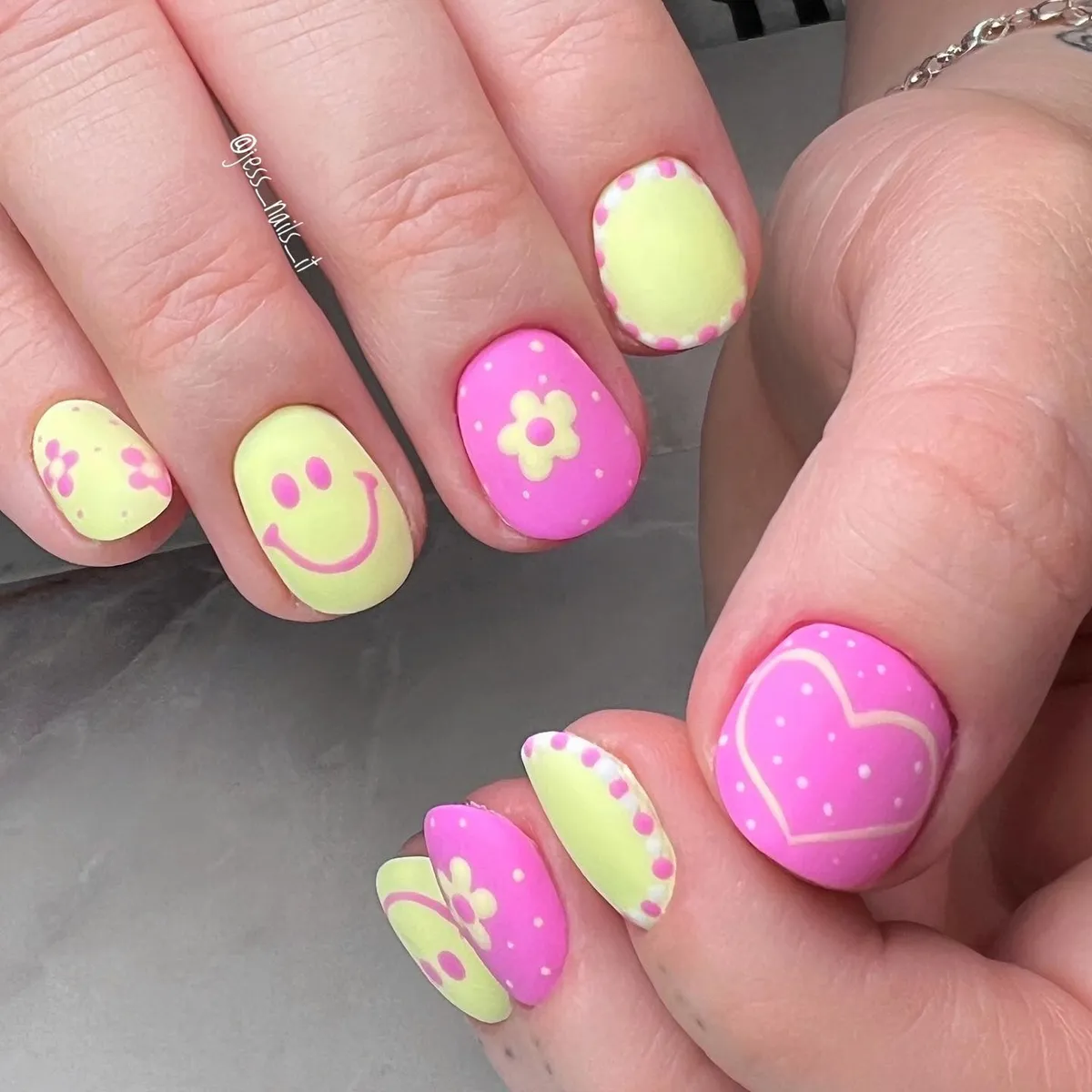 Pastel yellow and pink pop-art doodles