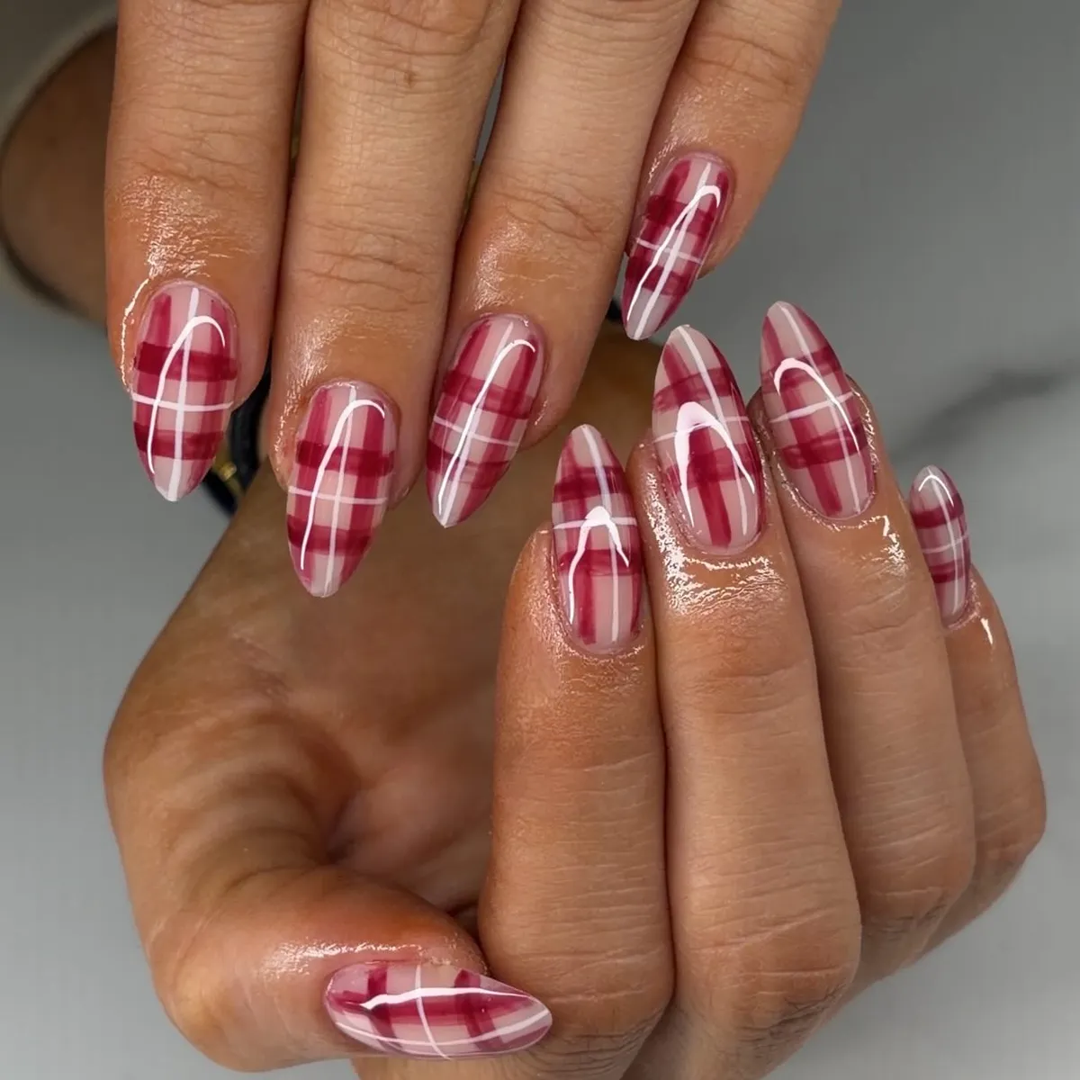 Long red plaid set with white grid lines