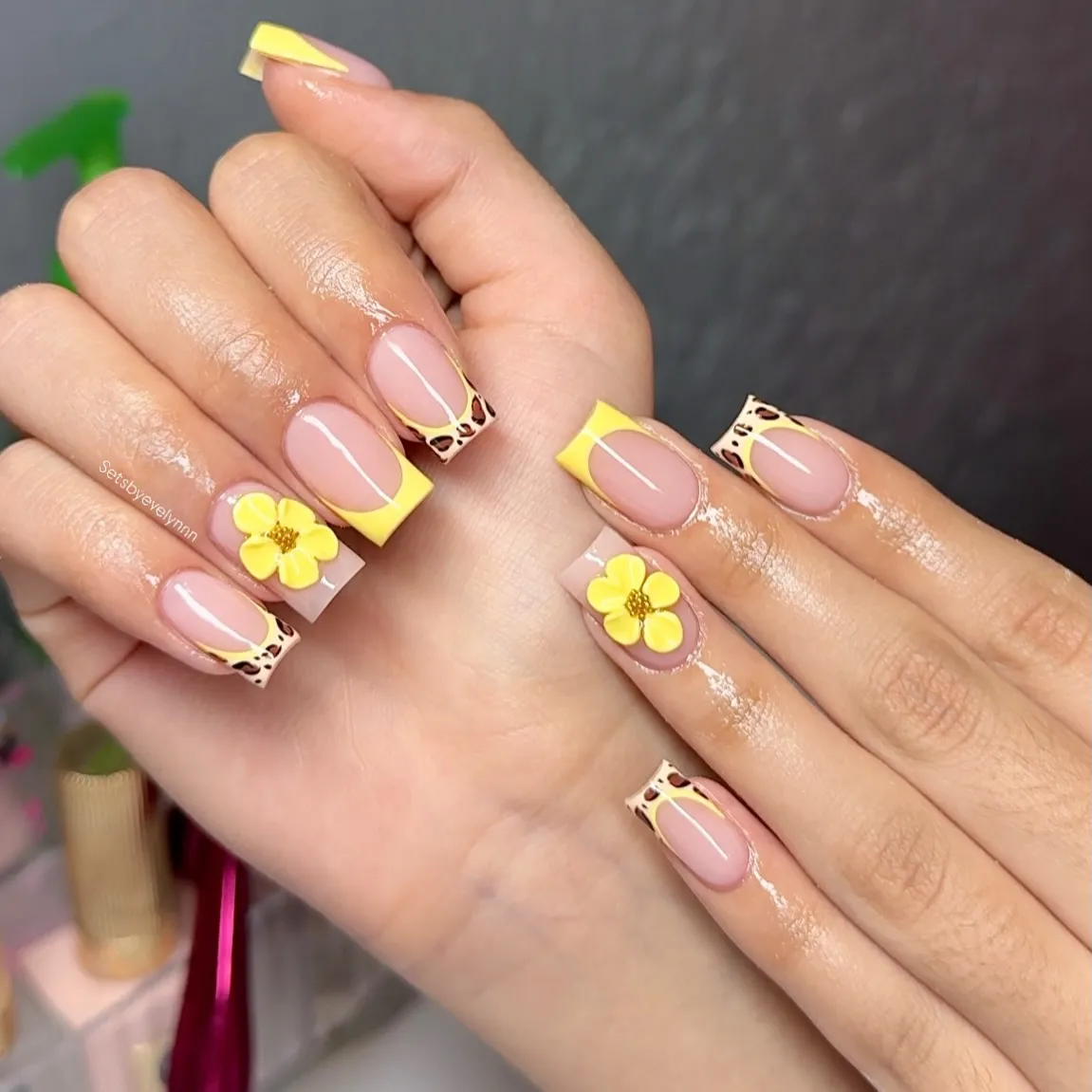 Square yellow tips with leopard accents and 3D yellow flowers
