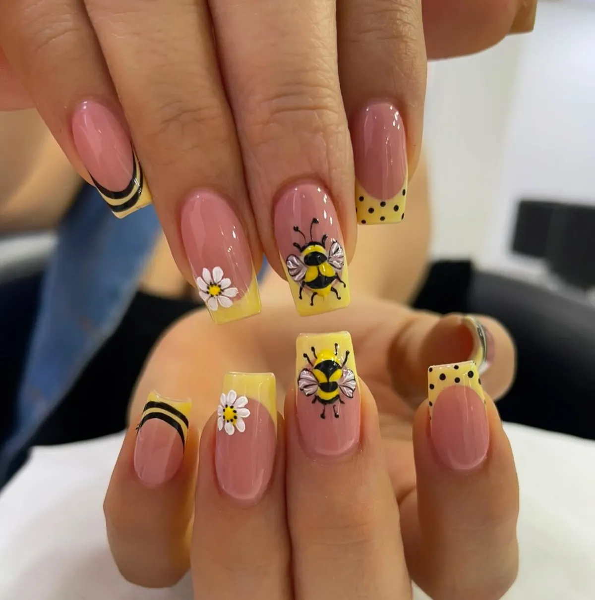 Yellow Tips with Bees, Daisies, and Black Dot Accents